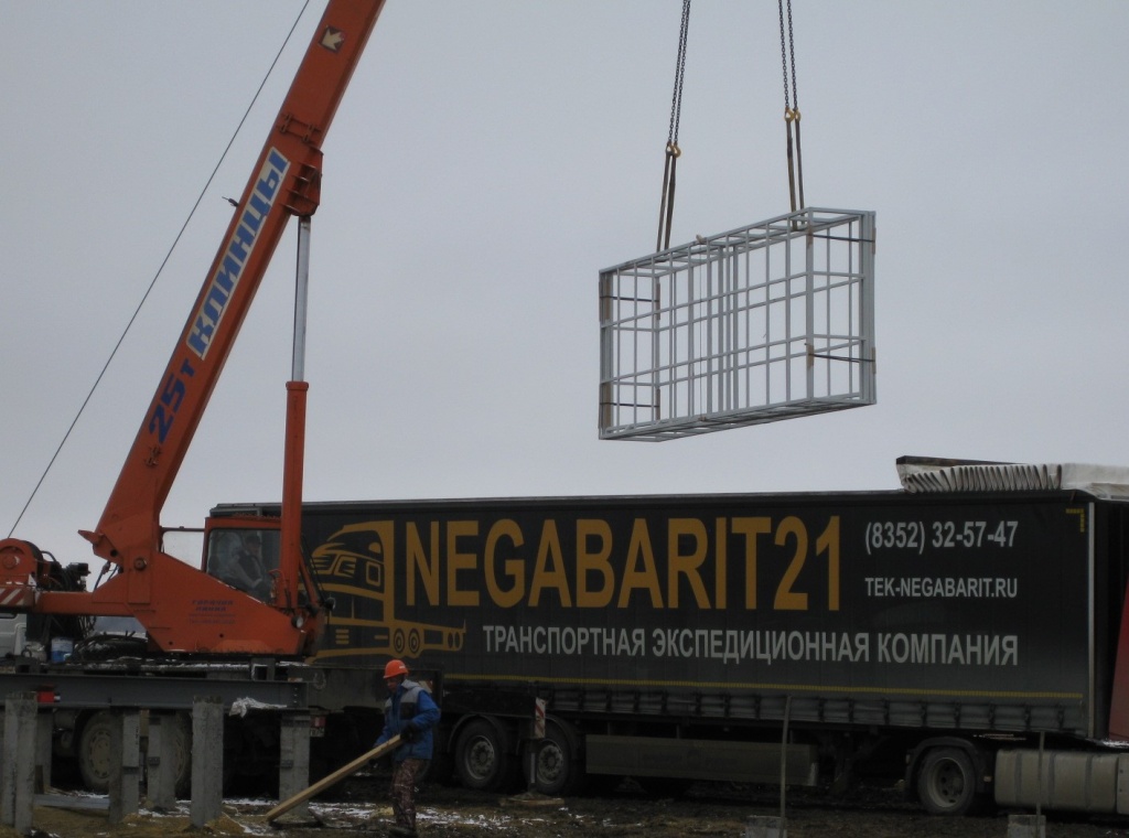 Выгрузка оборудования на ПС (2).JPG